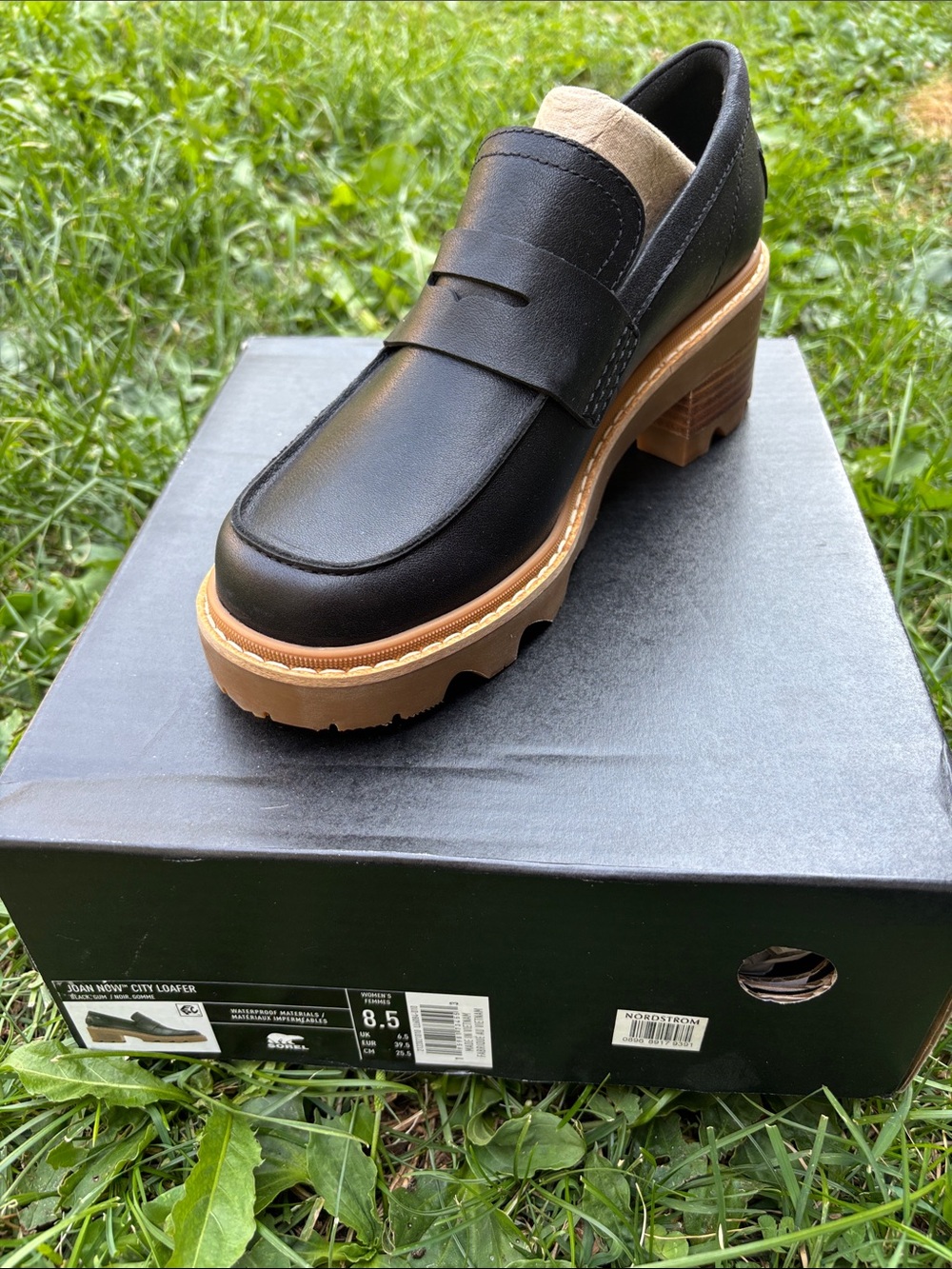 Sorel  Joan Now Black City Loafer with Tan Platform size 8.5 NIB waterproof